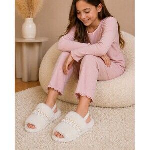 Girls Fuzzy Slippers White Pearl Trim House Shoes Soft Plush M/L 5-7 New